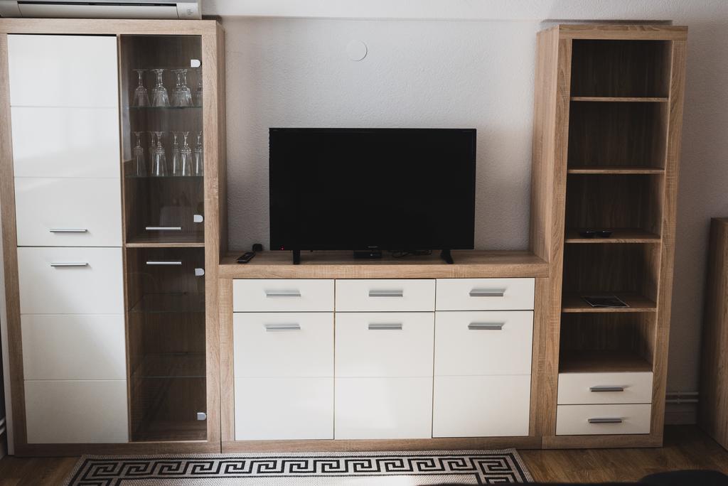 Apartment Berglez Шкофья-Лока Экстерьер фото